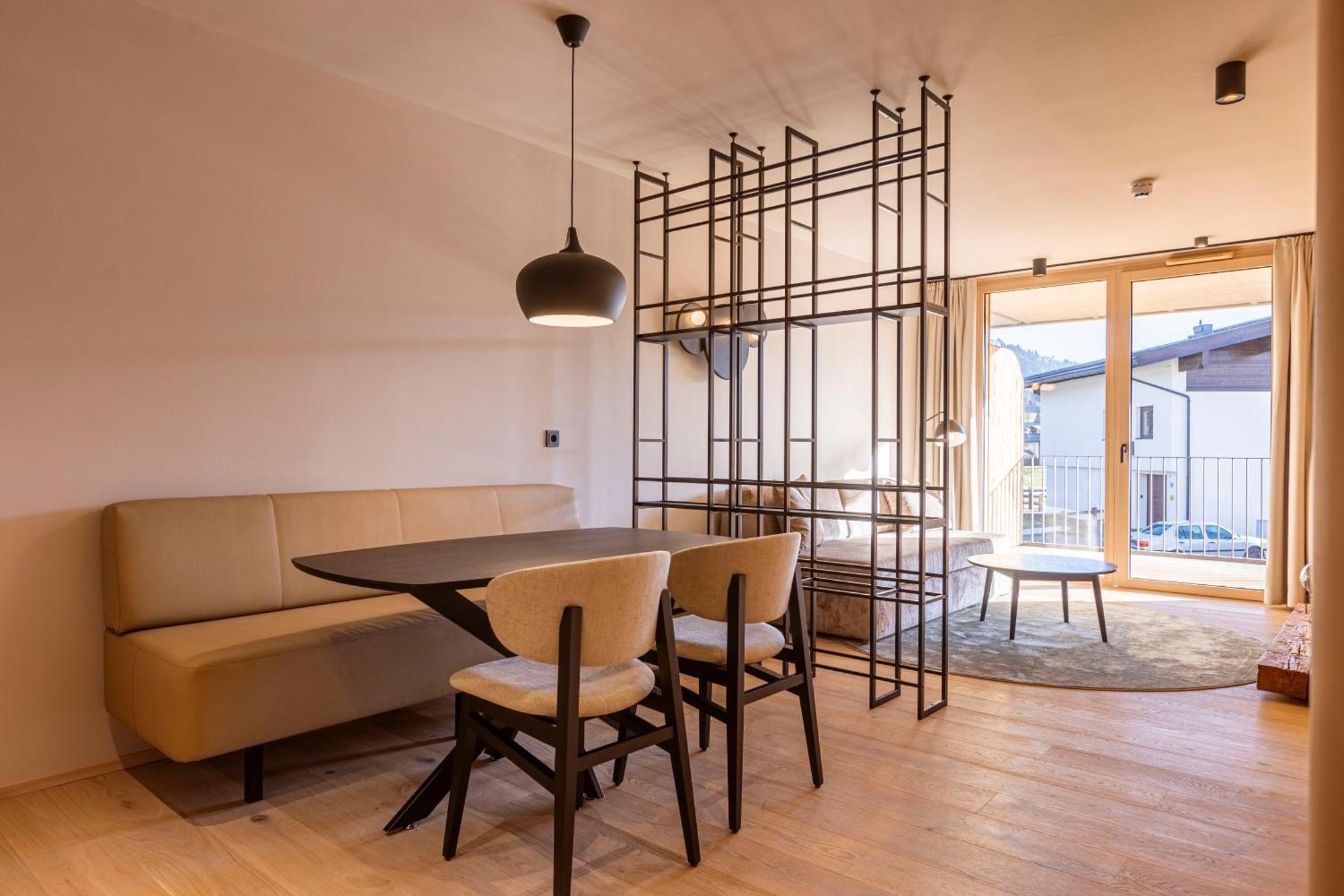 Kitzbuehel Suites By Alps Resorts โอแบร์นดอร์ฟ อิน ทิโรล ภายนอก รูปภาพ