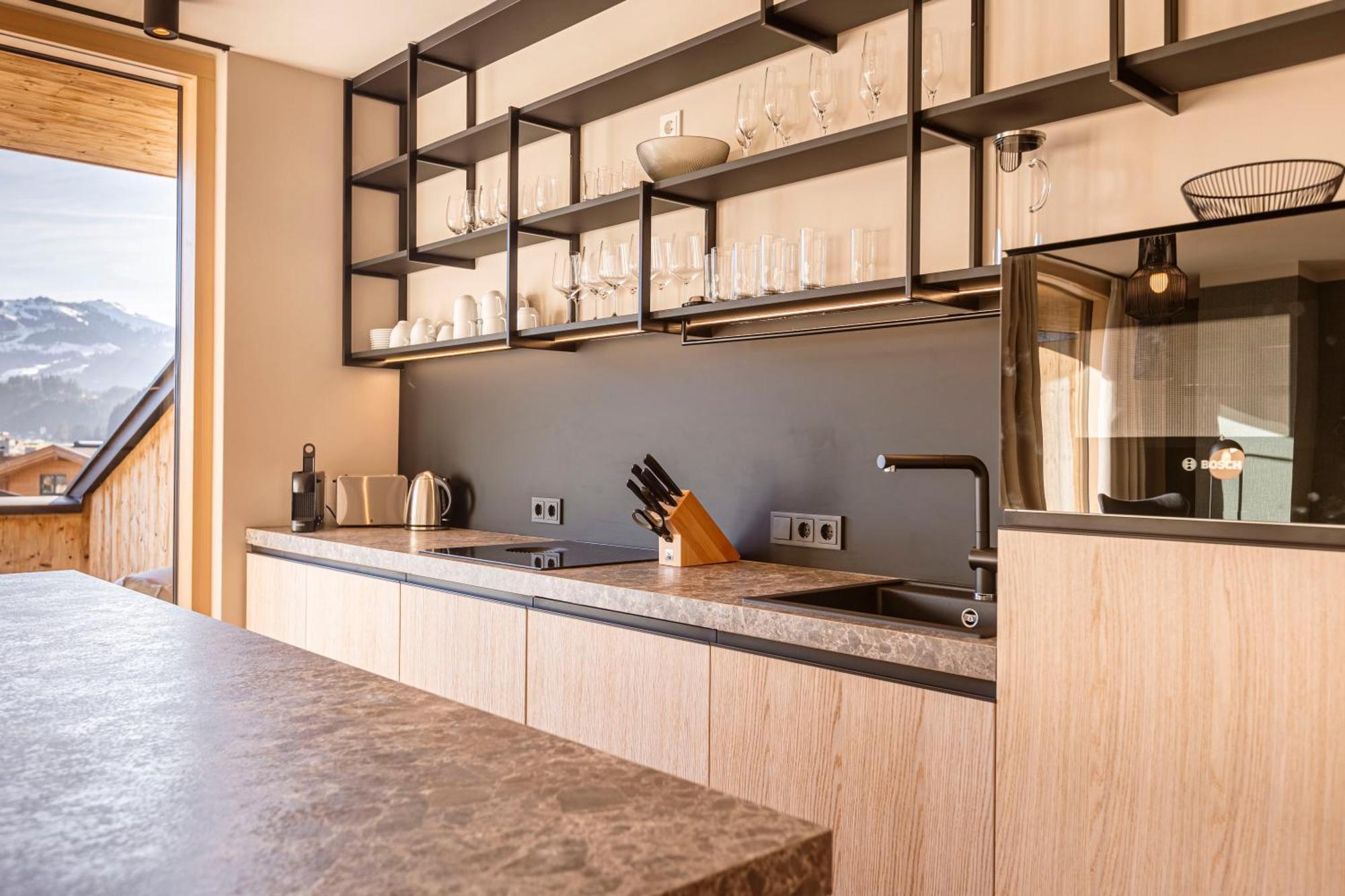 Kitzbuehel Suites By Alps Resorts โอแบร์นดอร์ฟ อิน ทิโรล ภายนอก รูปภาพ