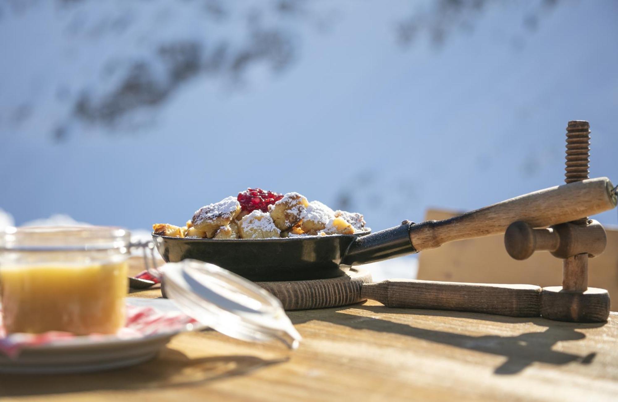 Kitzbuehel Suites By Alps Resorts โอแบร์นดอร์ฟ อิน ทิโรล ภายนอก รูปภาพ